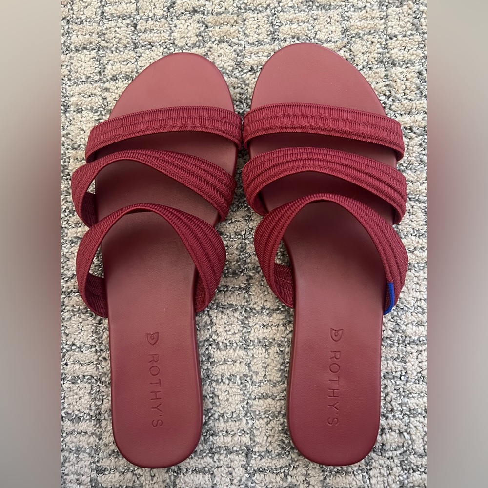 ROTHY’S SANDALS IN SANGRIA